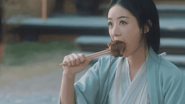 同样是拍吃戏，把孙俪、赵丽颖、唐嫣放在一起看，差距就出来了