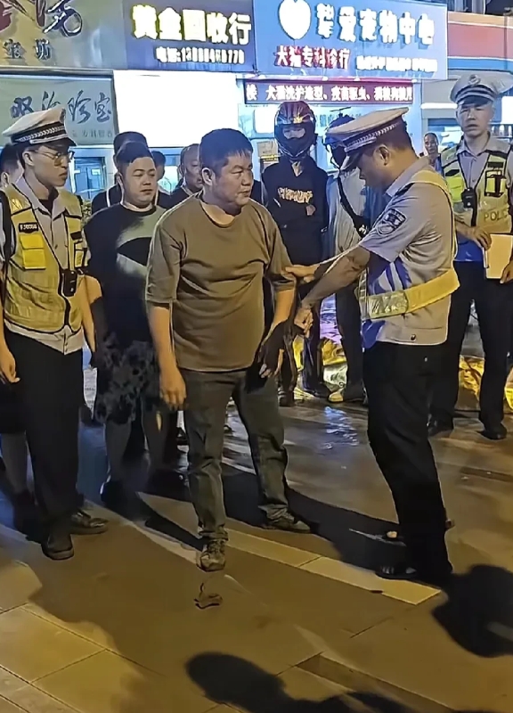 水头黄志尊曾经手头10几家公司，净资产20亿打底。怎么沦落到这地步不理解
人可能