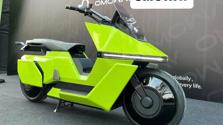 Omoway Omo X，小鹏旗下的一款能自动驾驶、自动泊车的电动车