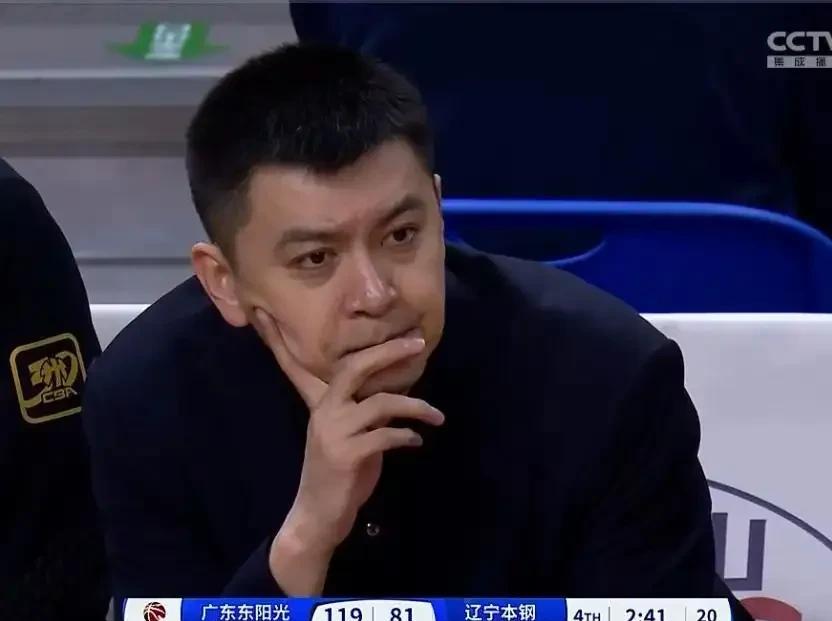 杨鸣休赛期带着辽篮练啥了！春节调整一个月，全员不在状态，怒我直言，cba新赛季版