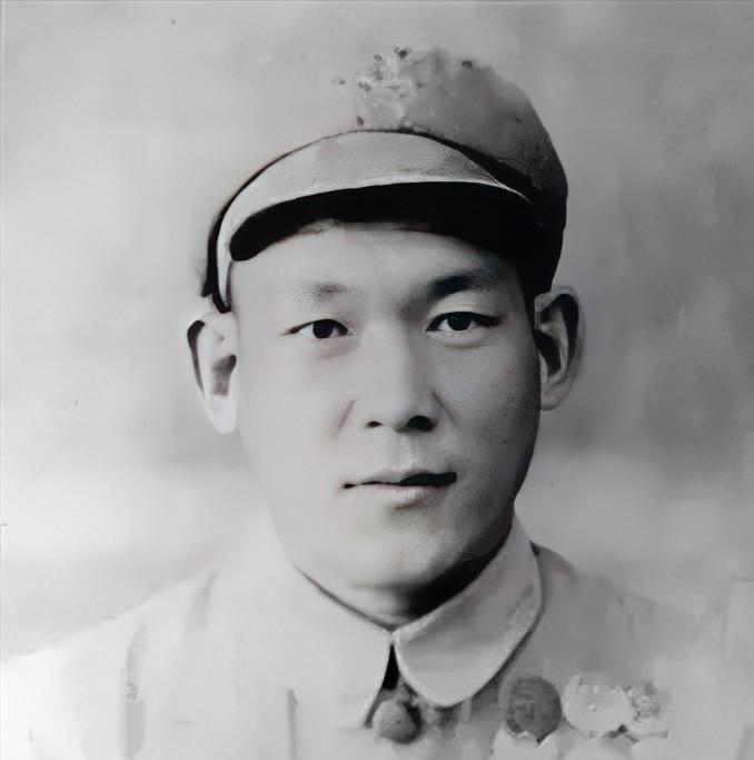 1951年朝鲜战场，志愿军排长崔建国咳着血冲进美军阵地。这个被肺结核折磨的山西汉
