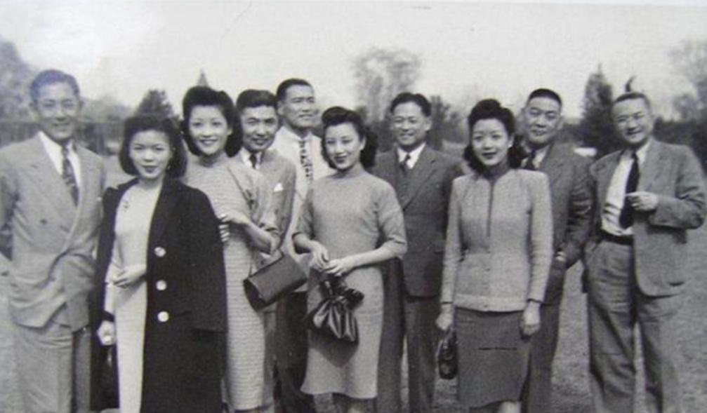 1967年8月，孔祥熙病重。临终前，他握着妻子宋霭龄的手，悲痛地说：“咱们孔家，