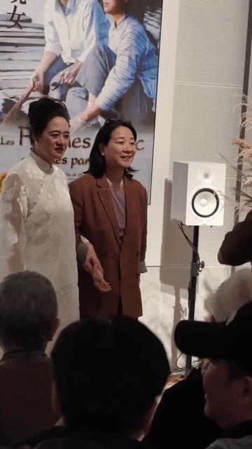 伍宇娟和陈小艺居然合体营业！知道她们的年纪都不小了吧！真的岁月无情！尤其是陈小艺