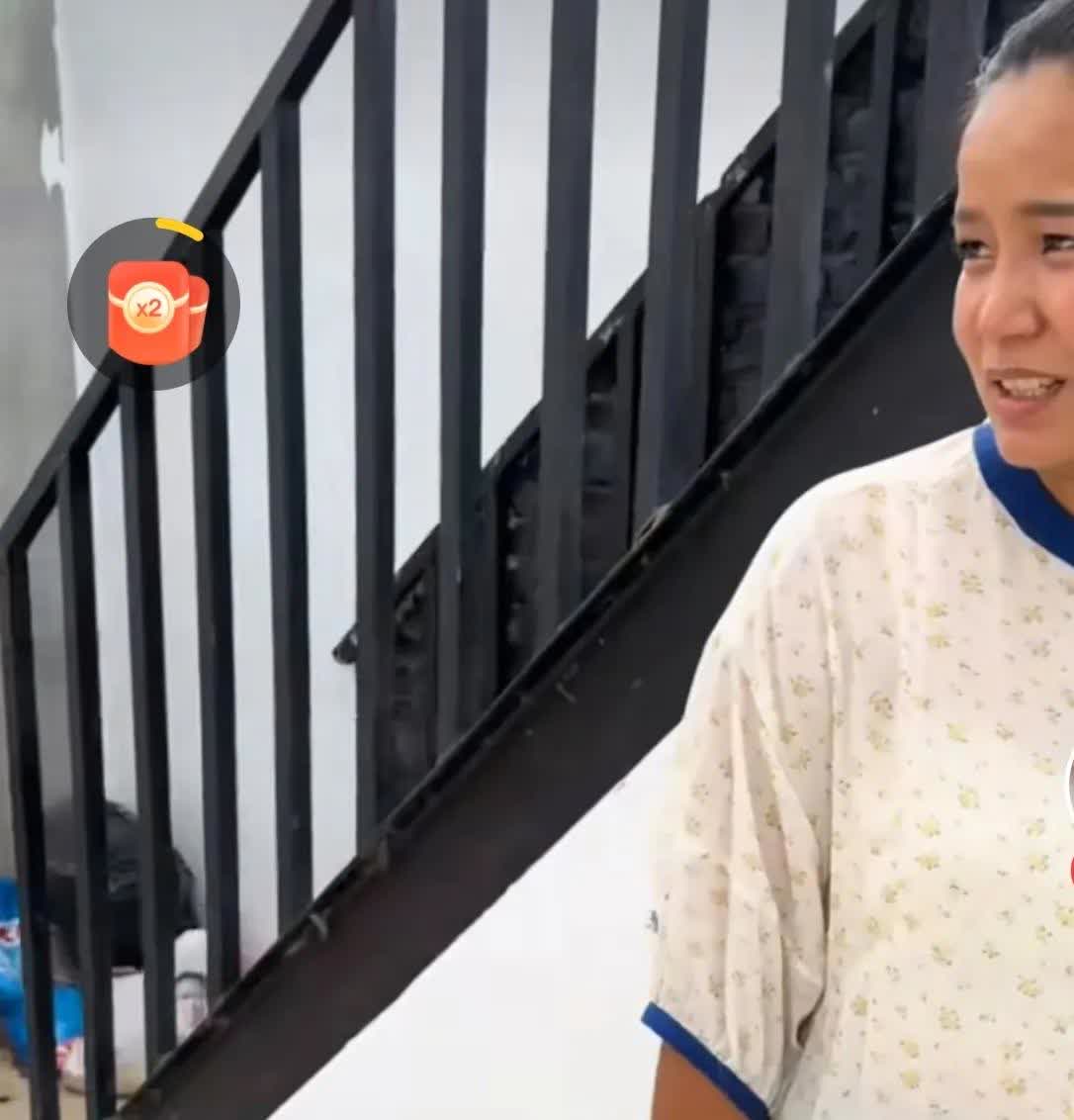 阿杜这人特爱推卸责任，栽赃别人那可一个能顶仨！
李佳瞧见厕所脏兮兮的，就对阿杜