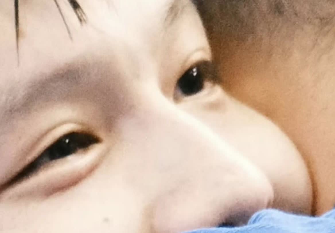 什么？昨天小胖胖樊振东和小弗拥抱不闭眼了？
我们一直记得，东东胜利赛后和教练和