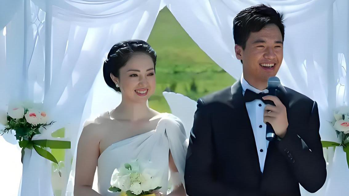 心疼董璇！梦寐以求的海岛婚礼再次落空，她的婚礼遗憾让人心疼！