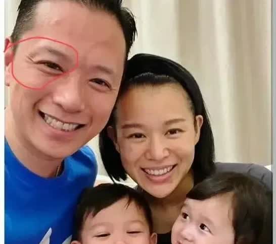 我问我老公：“胡杏儿的丈夫出轨，你怎么看？”  
他回答说：“其实，她丈夫出轨