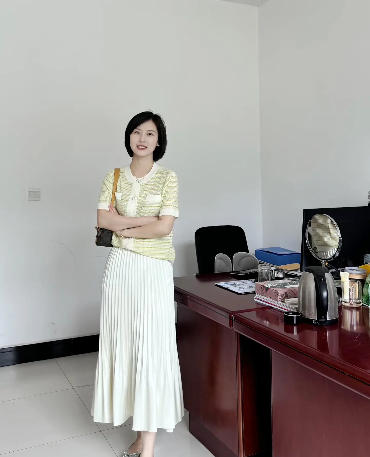 经常被人说这样穿有点像少女

