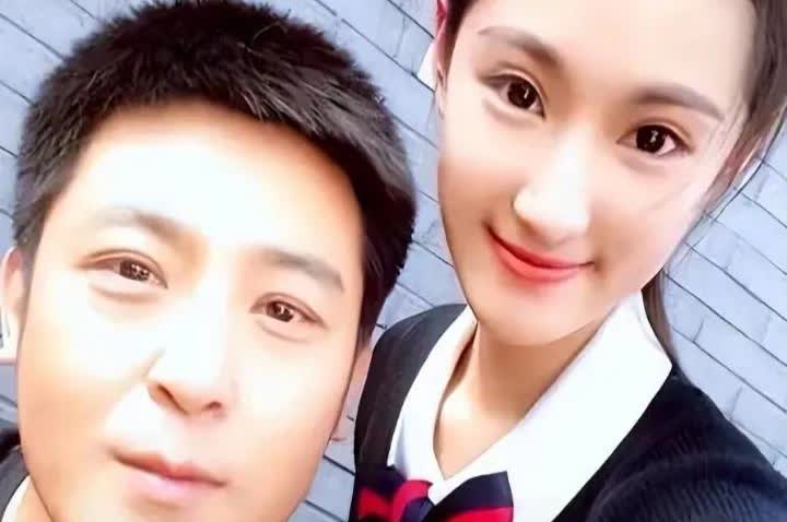 59岁孙涛狂喜晒女儿高考成绩！"
孙涛近日满脸骄傲透露女儿高考喜讯，藏不住的笑
