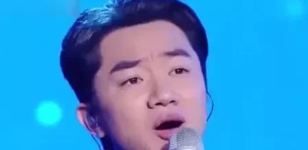在《跨界歌王》总决赛的舞台上，薛之谦倾情助阵刘涛，两人合作演绎了精彩歌曲。刘涛凭