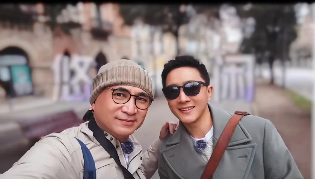 韩庚朱兆祥节目翻墙溜达











震惊！明星夫妻录制节目竟然玩起了“