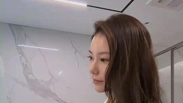 孕八月的马筱梅笑容灿烂，挺着大肚晒日常，一顿5菜3汤温情满满