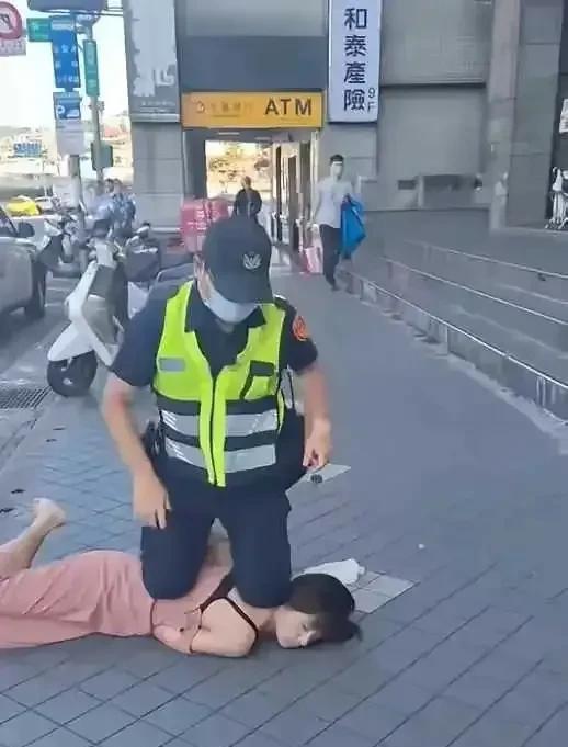绝对不是大陆保安！哪的？#湾湾那些事儿#