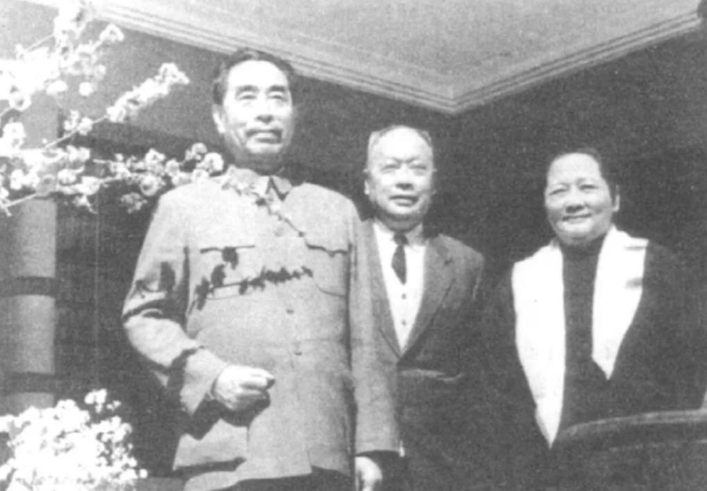 1975年周总理病重，需要吃鸽子蛋增加营养，却到处都买不到。赵炜就对邓颖超说“宋