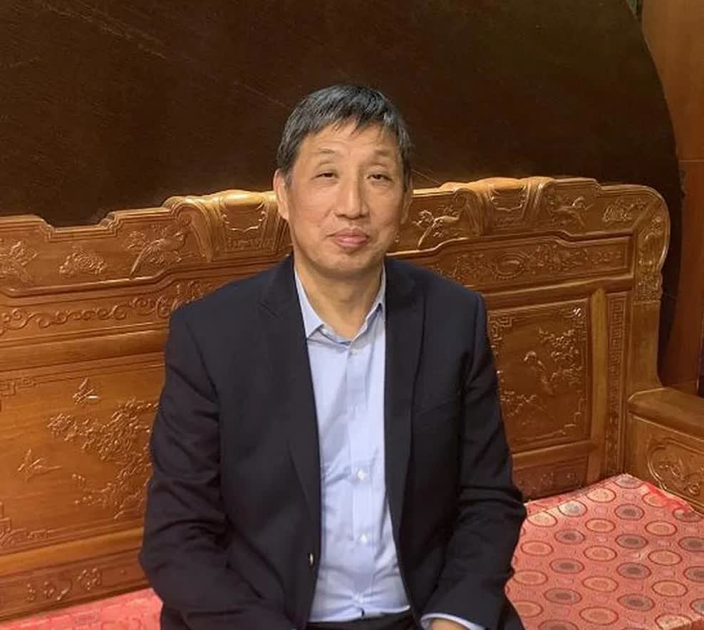 之前报道柳大华和马泽平握手案件还没有结束，现在这位爆料博主地址显示在美国，爆料内