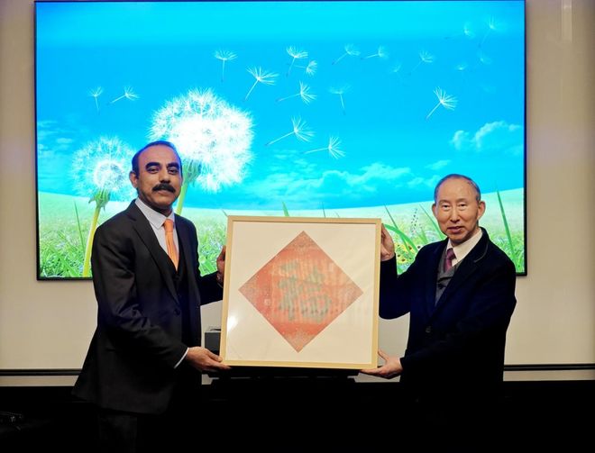 龙宇翔与巴基斯坦驻华使馆国防武官兼陆军武官阿里·阿斯加尔·汗亲切会见