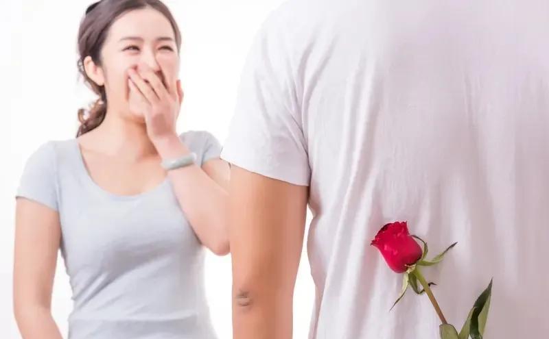 女人最为渴望的情感需求，实际上总结起来也就那么几种。
安全感是首要的。就拿我闺蜜