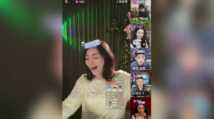昨日，据说与二饼连线的曹雪有人在直播间问她：为什么唱歌剧2？而今天视频下方的评论