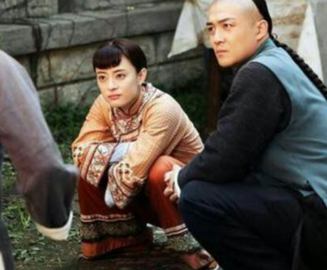 1900年，慈禧问周莹：“你有丈夫吗？”周莹回答说：“太后，我守寡14年了！”慈