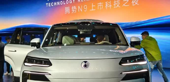 听我一句劝，2025买车这样选
1、要面子：买宝马
2、要豪华：买奔驰
3