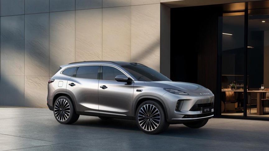 高端新能源内饰设计同质化？看看星途ET5如何玩转车内高级氛围