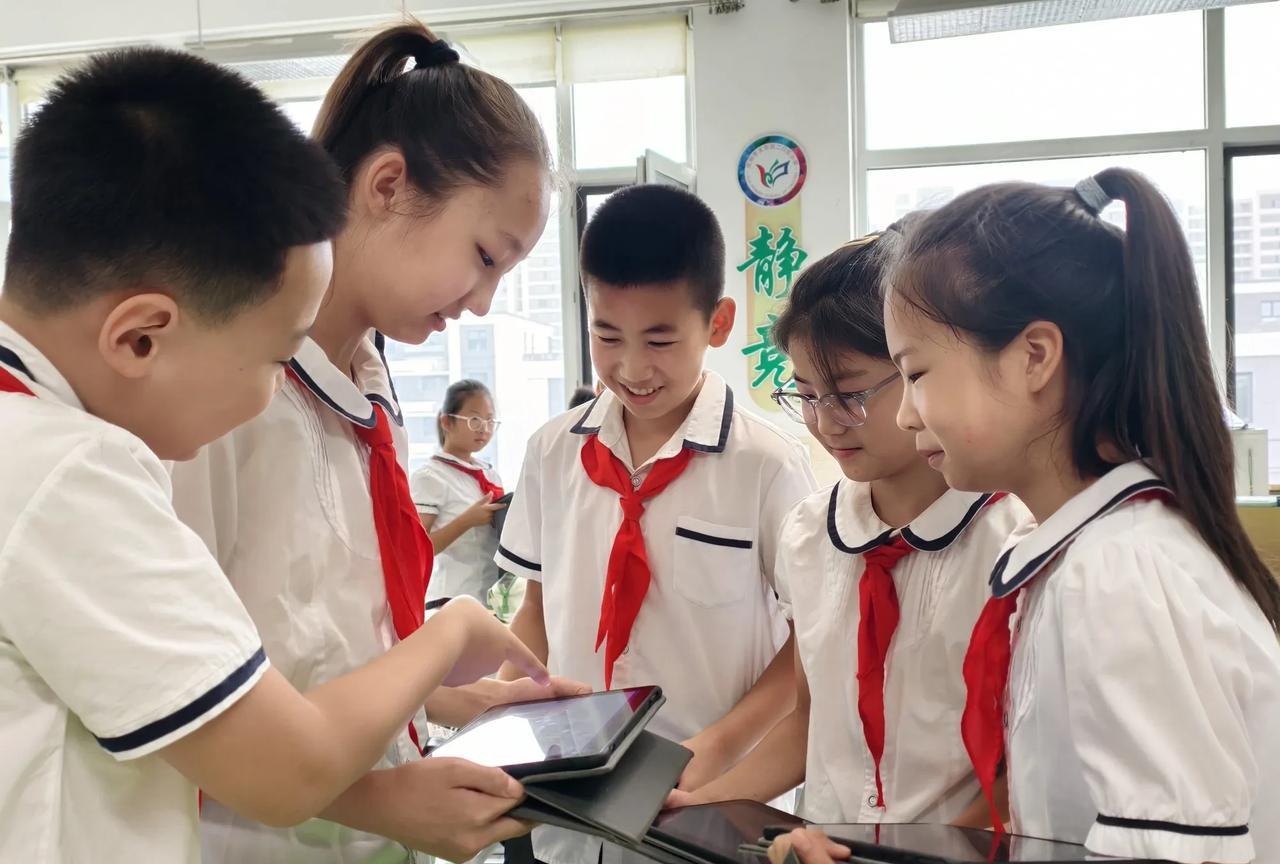 AI赋能“心”护航！大东区心理健康教育“开学第一课”注入“心”力量 
为深入贯彻