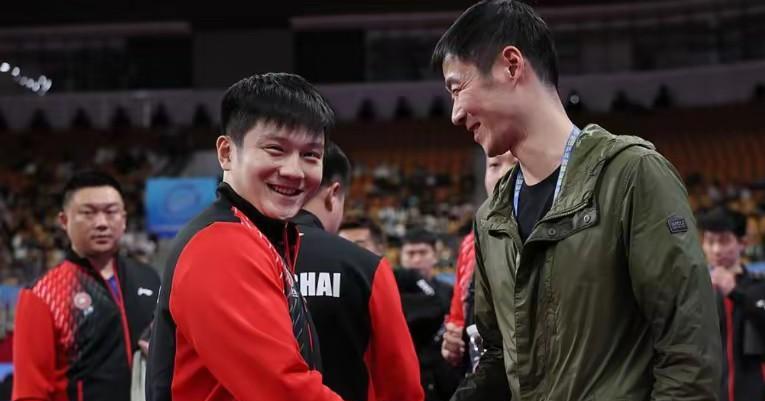 王励勤接任刘国梁，
成为新一届中国乒协主席，
最高兴的不是王励勤，而是中国乒乓球