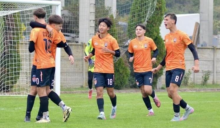 虽败犹荣！中国16岁小将万项代表杜利亚伊足球学院参加塞尔维亚西部地区U19甲级联