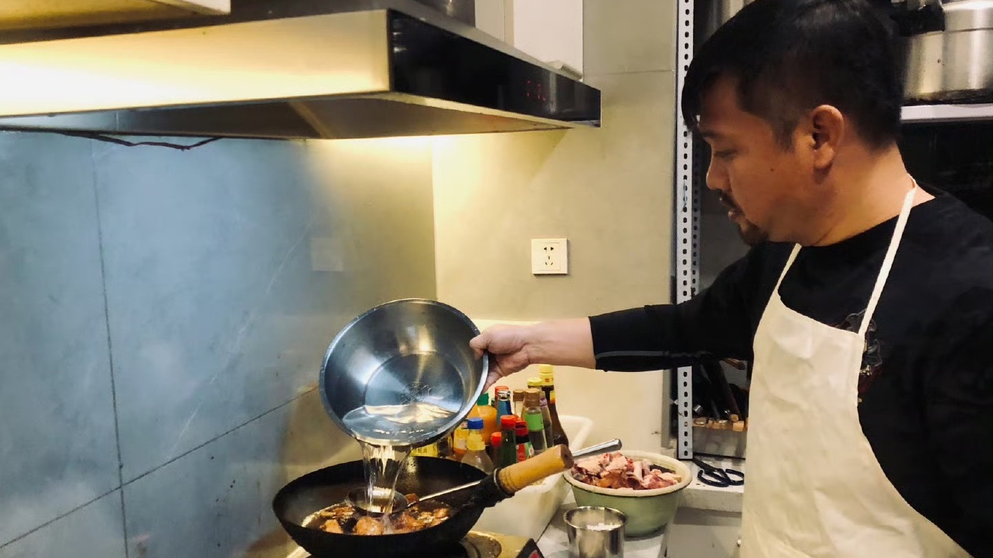 贾冰的厨房江湖：一个喜剧演员的美食哲学