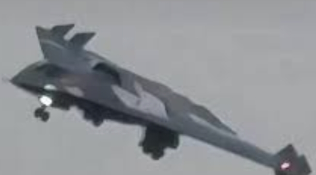 歼-36，不是用来打F-22和F-35的，对于后两者，歼-20或者歼-35就够了
