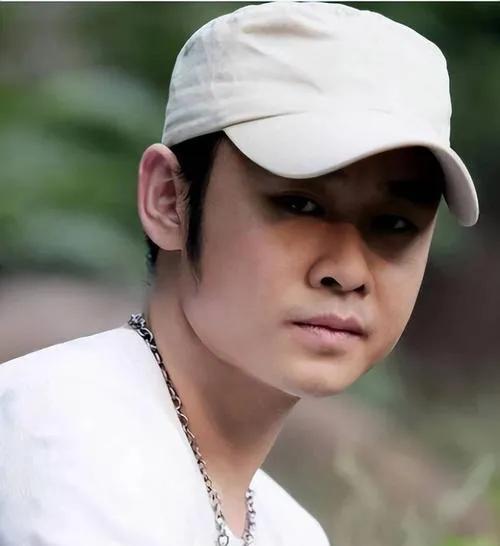 重庆巴南设置刀郎演唱会第二现场
重庆巴南区为刀郎演唱会特别设置第二现场，全程免费