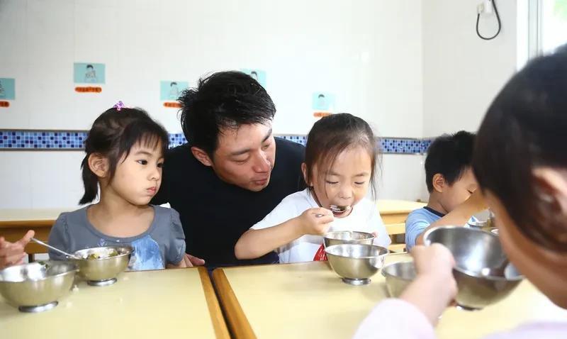 7月25日国常会部署逐步推行免费学前教育有关举措，这真是个超级利好育儿家庭的消息