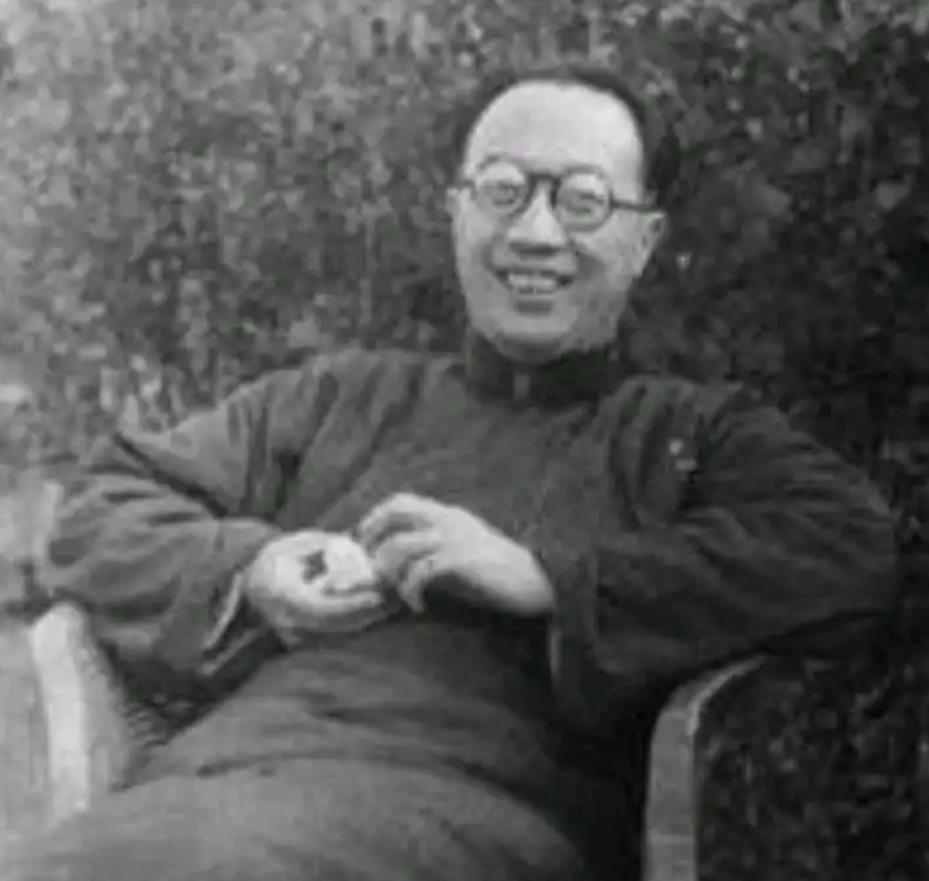 1946年春，国民党特派员张莘夫抵达李石寨车站，还没有下火车。突然，几个蒙面人员