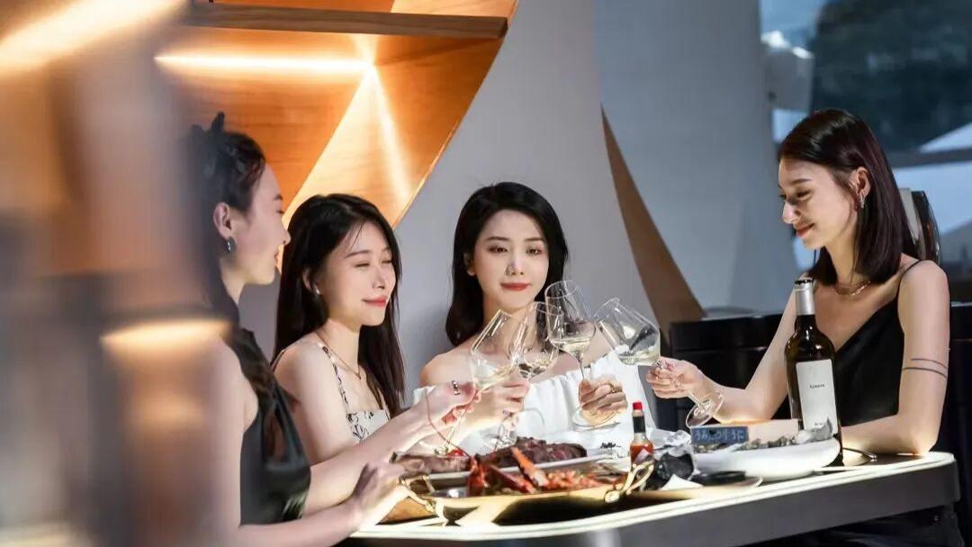 吃饭又吃谷！淘宝闪购19.9元解锁美味，还送奶茶和以闪亮之名限定谷子！