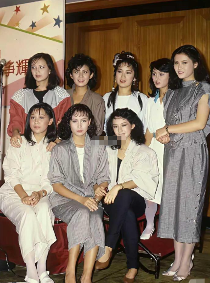 刘嘉玲那时候一看就是大陆妹 ​​​