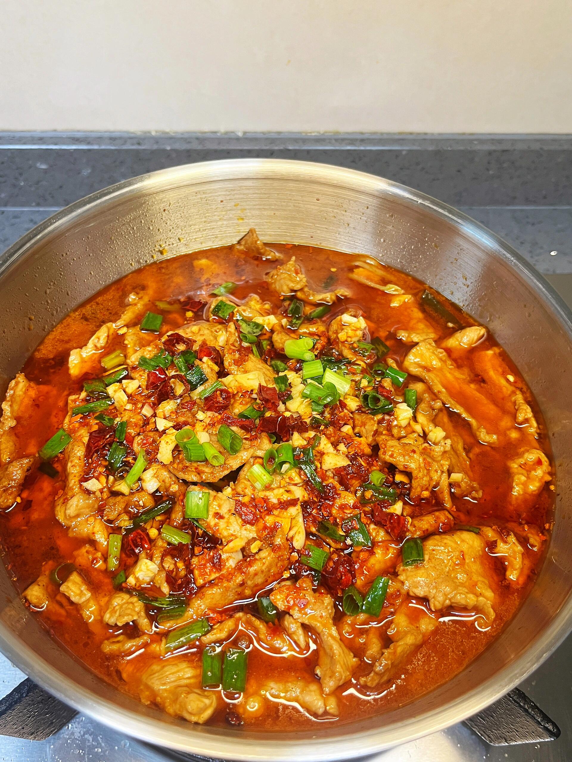 麻辣鲜香的水煮肉片！！在家也能轻松复刻
超好吃的水煮肉片来咯！有菜有肉，吃着超级
