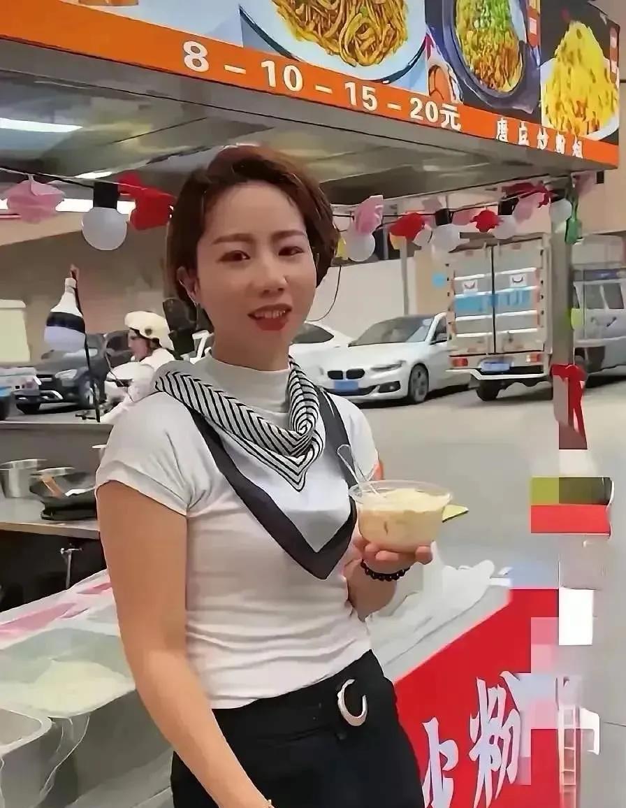 东莞“炒粉姐”返回武汉创业，能不能成功逆袭成老板
说实话，她在水口摆摊的时候，炒