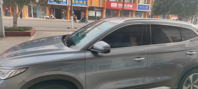 比亚迪首保自费
买过车到现在，郑州俊鑫4儿子店从未联系过我，销售也从未告知首保要