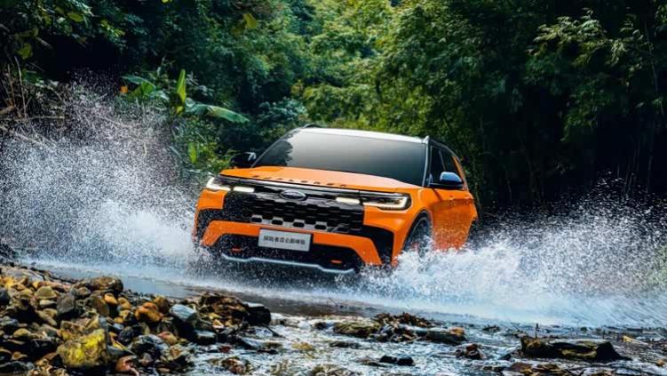 纵后+后托森+AT 胎，探险者昆仑谱系双车硬核满配，年终放“价”限时开启