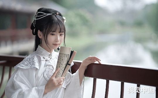 💔“鸠占鹊巢十五年，连未婚夫都是偷我的！” 真千金当众撕我嫁衣，周家公子却跪求娶她？