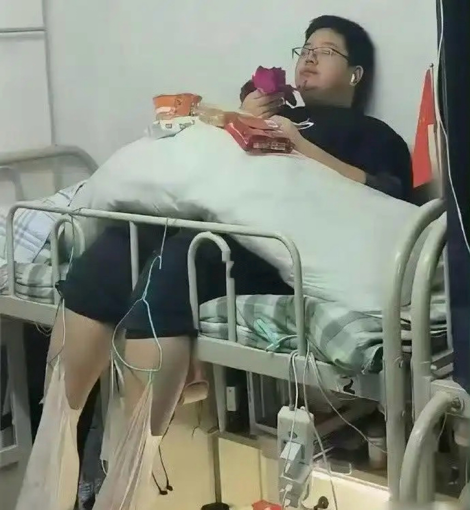 我们寝从来不下楼的老哥，是不是废了？