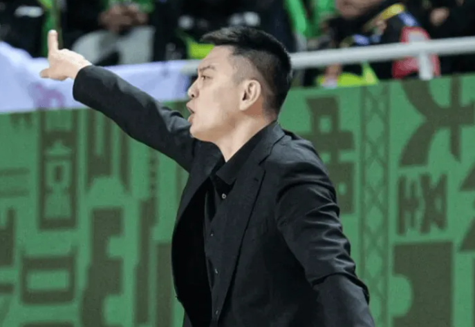 CBA常规赛：辽宁男篮88-71战胜江苏男篮。
赛后，辽宁男篮主帅杨鸣接受媒体采