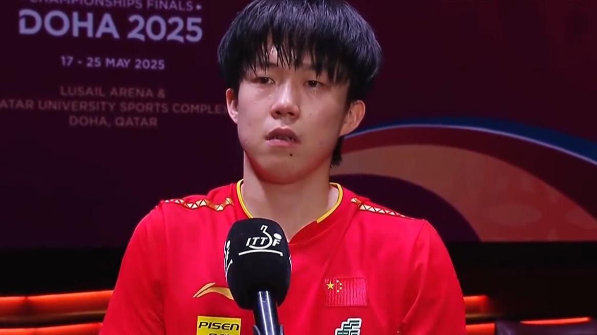 终于圆梦了！王楚钦首夺男单冠军，赛后的采访，他竟然提到了樊振东