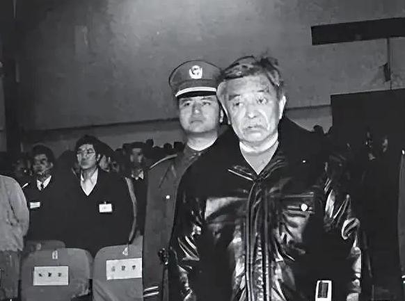 1999年，褚时健在云南省高院做最后的陈述说：“说我受贿 3630 万人民币、1