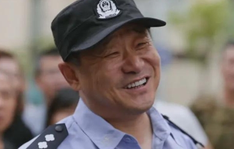 真的被王景春的演技整破防了！

在《警察荣誉》中，王景春饰演的八里河派出所所长王
