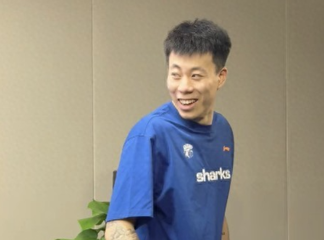 CBA常规赛第七轮的比赛继续进行，上海主场88-52大胜四川。赛后的新闻发布会上