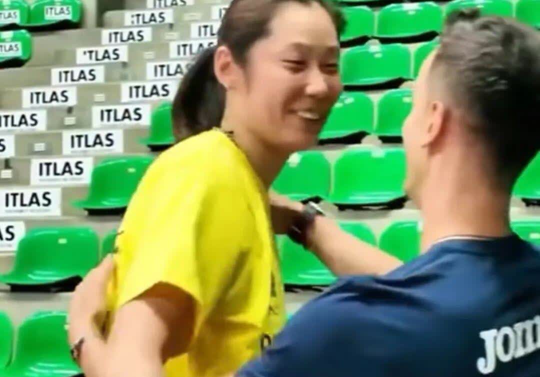 女排亚锦赛直通奥运会关键之战，朱婷归队备战下赛季


女排世锦赛最终中国女