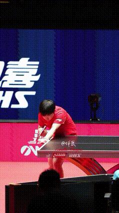 莎莎瘦了，昨天跳起来打球小肚肚都小了好多。但昨天采访时她也说自己要恢复一下身体，