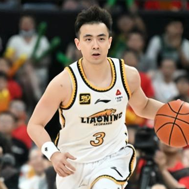 赵继伟7分14助攻，辽宁男篮全运会大胜澳门男篮。全运会男子篮球小组赛，辽宁男篮和