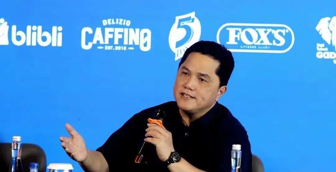 印尼队想进2026美加黑世界杯疯了，印尼足协主席托希尔采访表示，又有2名归化愿意